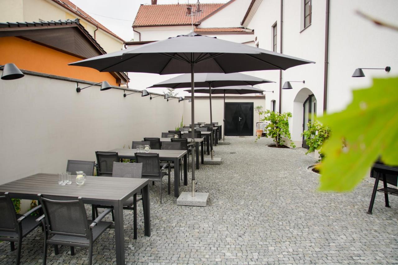 Hotel Restaurant Na Návsi Ricany (South Moravian) Exterior foto