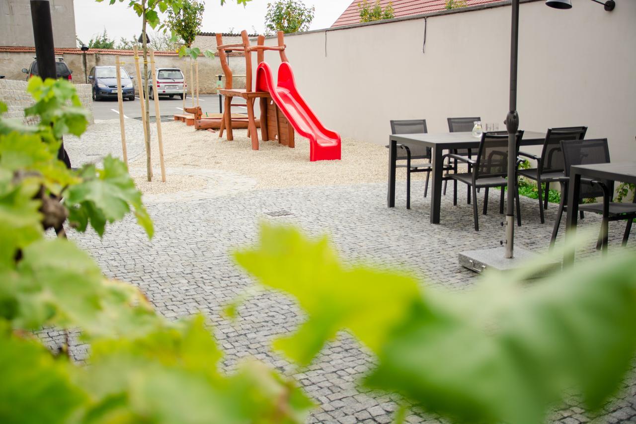 Hotel Restaurant Na Návsi Ricany (South Moravian) Exterior foto